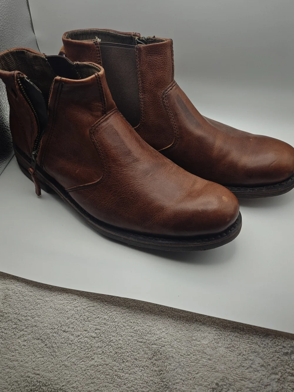 Caterpillar Men Size 11  Brown Leather Chukka Boots Vintage Rare